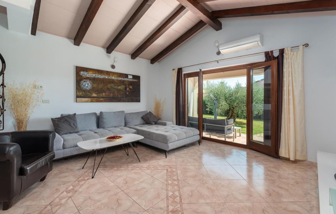 Villa Lucas Новиград Экстерьер фото