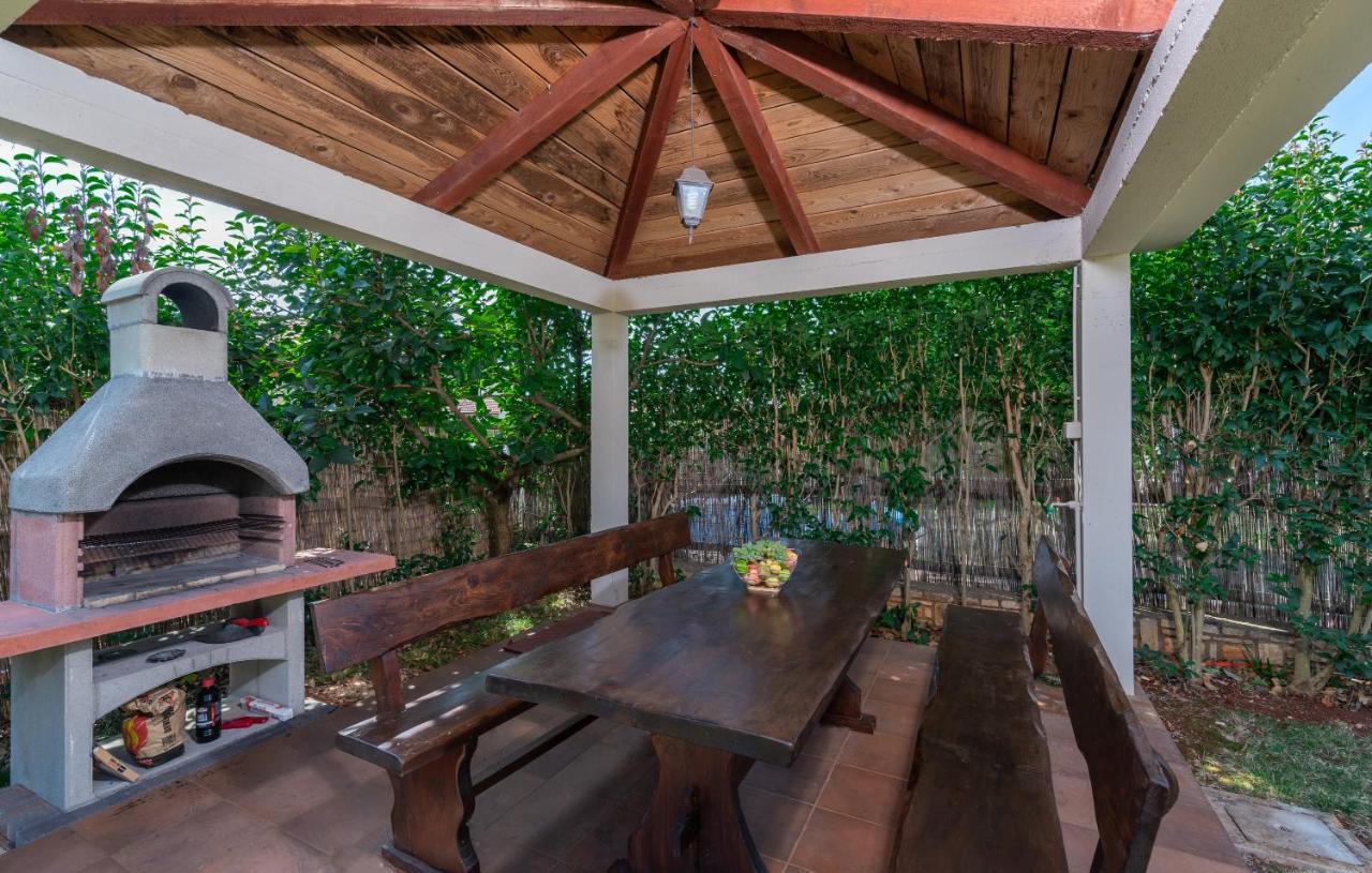 Villa Lucas Новиград Экстерьер фото